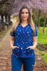 POLERA ESTAMPADA CIELO NAVY MUJER GLOBAL1