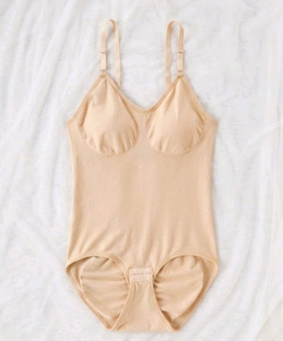 BODY BEIGE MOLDEADOR1
