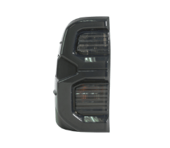 FAROL TRASERO LH GRIS TOYOTA HILUX 2019/2025 DIFORZA1