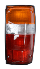 FAROL TRASERO DERECHO FONDO NEGRO TOYOTA	HILUX 1984	1988	MARCAS TWN