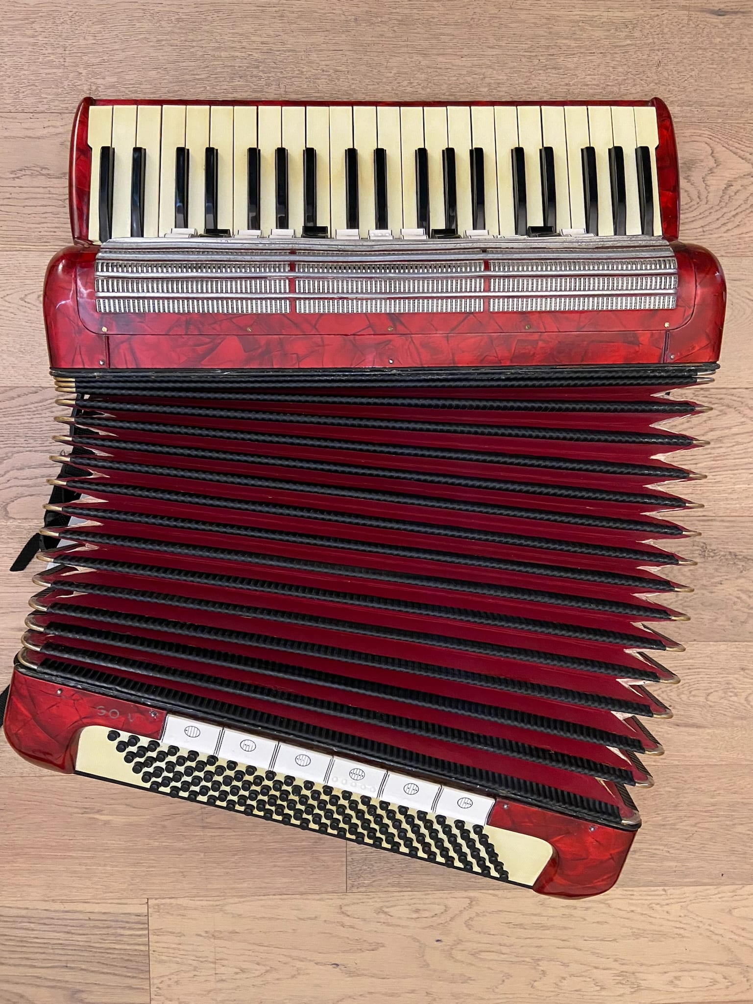Acordeon a piano 120 bajos Hohner Tango VM (SKU:1699