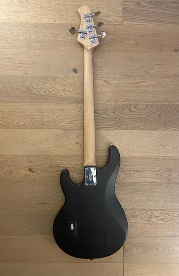 Bajo Electrico Sterling by Music Man StingRay 4 (SKU:2785)