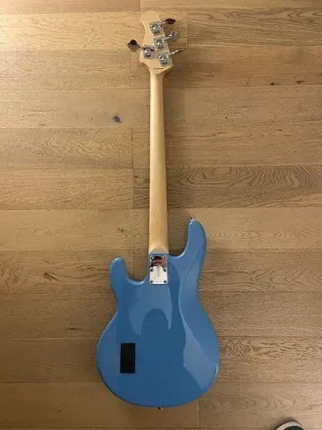 Bajo Electrico Sterling by Music Man StingRay 4 (SKU:2708)