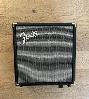 Bajo Electrico Fender Rumble 15 (SKU:2661)1