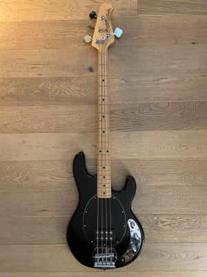 Bajo Electrico Sterling by Music Man StingRay 4 (SKU:2332)1