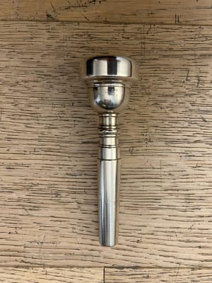 Trompeta  Vincent Bach 5C (SKU:2504)1