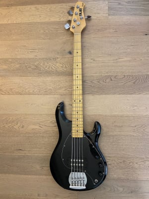 Bajo Electrico Sterling by Music Man StingRay 5 (SKU:1899)2