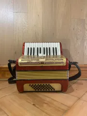 a piano 40 bajos Hohner Student IV (SKU:2890)