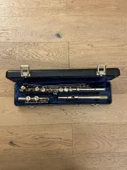 Flauta Traversa Plato cerrado Yamaha YFL-24N (SKU:1873)