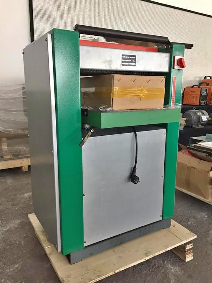 CEPILLADORA INDUSTRIAL FERRAMAK 2.250 Watts1