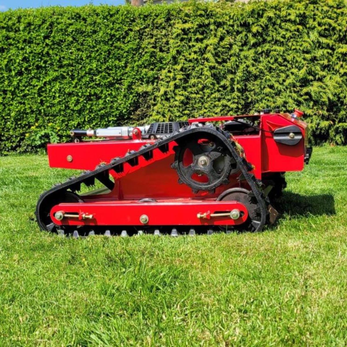 Robot Cortacesped a control remoto “La tecnología que tu jardín necesita.”5