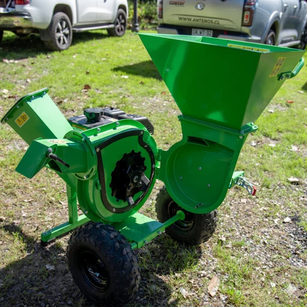 CHIPEADORA CON MARTILLOS ROTORES  6.5 HP3