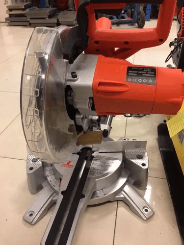 Sierra Ingleteadora Telescópica Laser 10 PuLG - 2100w Toyaki1