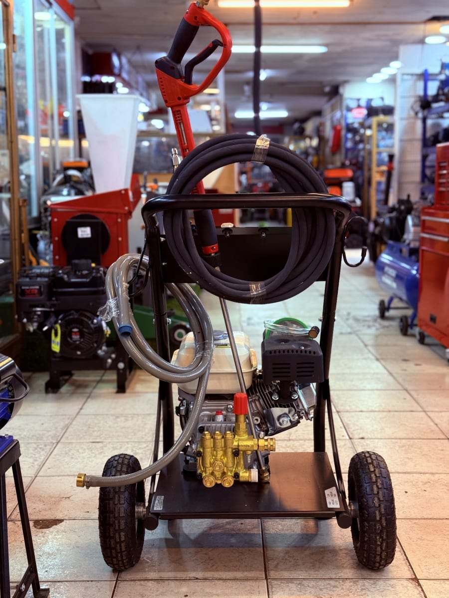 Hidrolavadora Lutian 2.500 Psi  Bencinera 7.0 Hp2