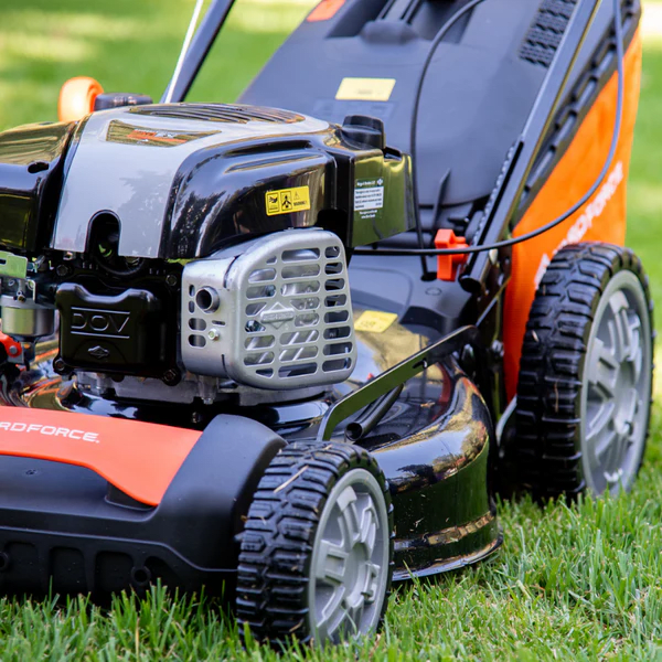 Cortacésped Yard Force Autopropulsada con Motor Briggs & Stratton 750EX3