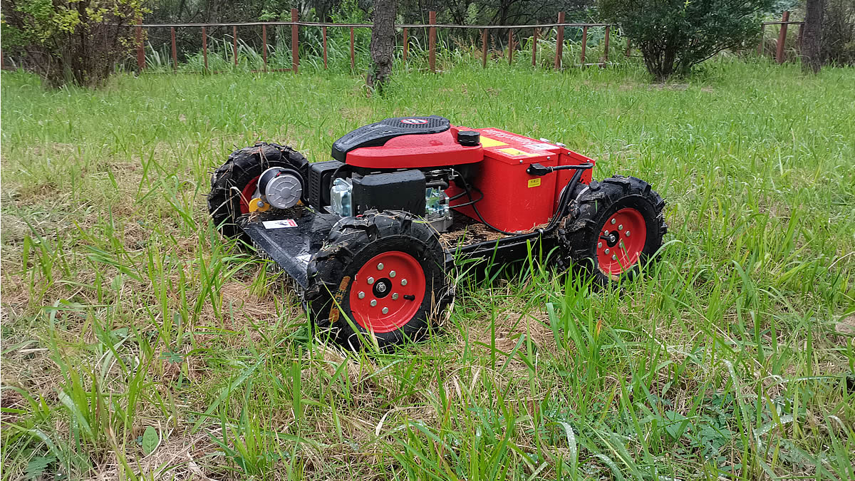 Tractor Cortacésped a Control Remoto 7 HP | Desmalezadora3