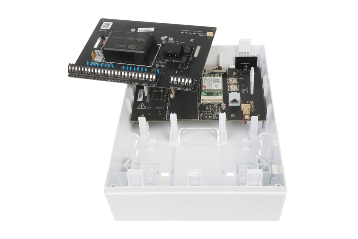 CENTRAL DE 16 ZONAS CABLEADA + 96 ZONAS INALAMBRICAS TCP/IP/WIFI/GPRS 3/4G AXPRO DS-PWA96-M2H-WB4