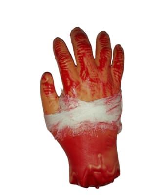 Mano plástica con sangre