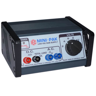 FUENTE DE PODER 5A. V. VARIABLE. 2 A 12 V. AC/DC