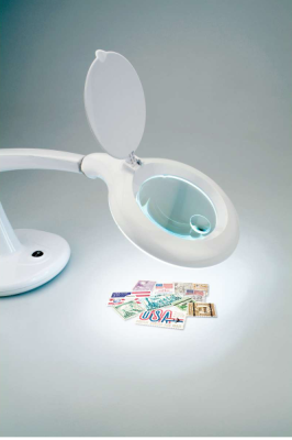 LUPA CON LUZ Y BASE 95MMØ MAS LENTES (X2 Y X4) LUPA CON LUZ Y BASE 95MMØ MAS LENTES (X2 Y X4)