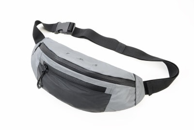 Bolso Troika tipo Riñonera 3 compartimentos con cierre.Gris/negro5