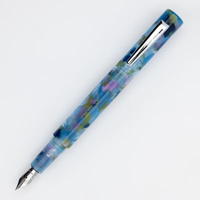 Pluma Monteverde MVP(cartridge, eyedropper), Blue Squares  M1
