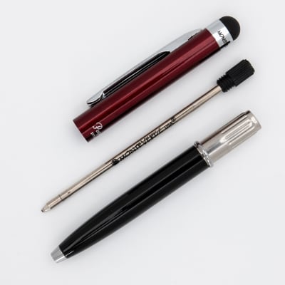 Poquito Monteverde Stylus - Red & Black1