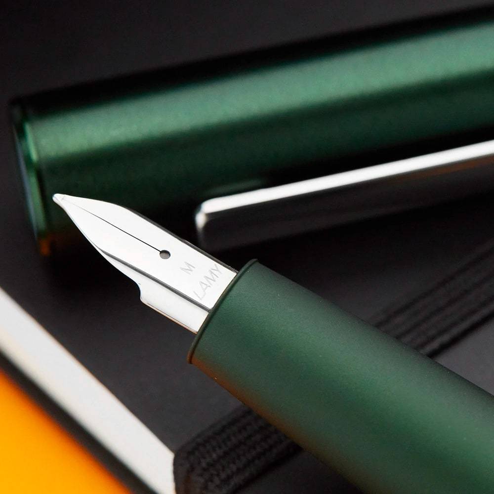 077 Pluma Lamy Aion Edición Especial Punta F Dark Green (LA) adg5