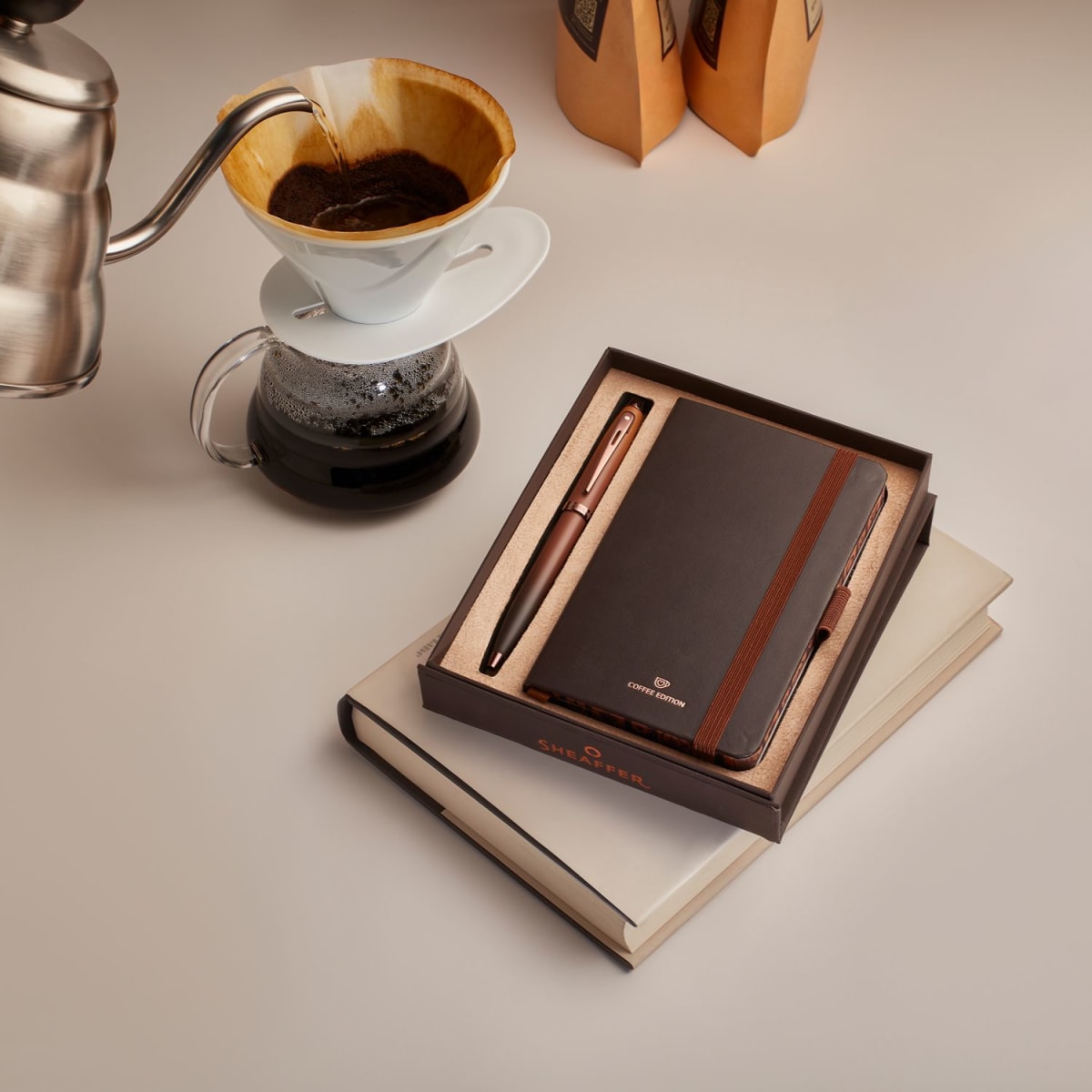 Set Bolígrafo Sheaffer 100 Café Marrón Mate Ribetes Cuaderno3