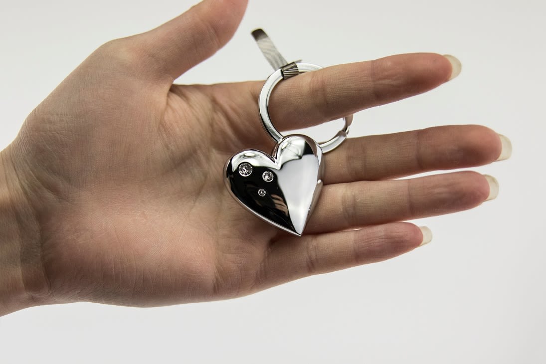 llavero  Troika Diseño corazón plateado2