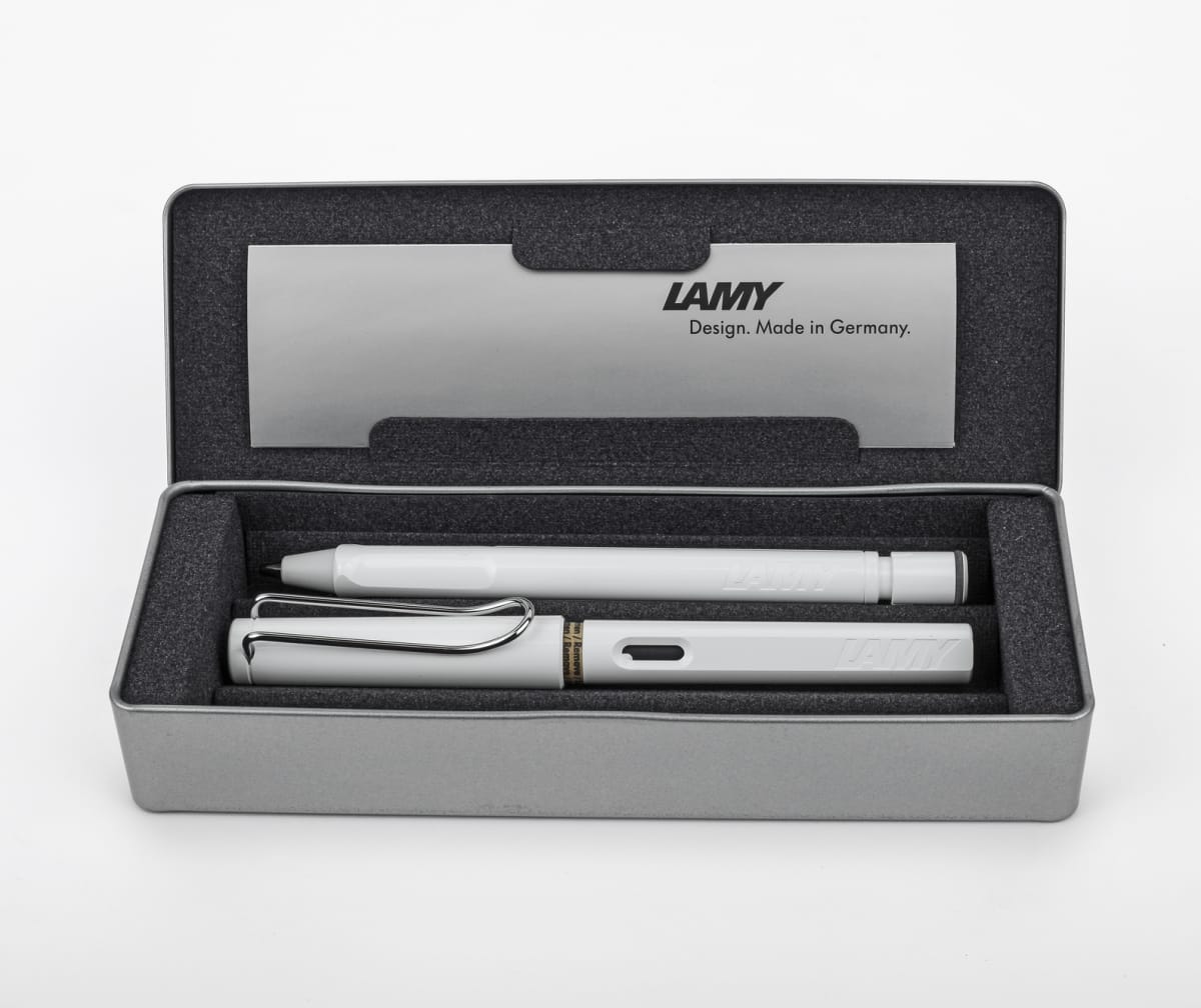 Set Safari Pluma + Portaminas White (LA)1