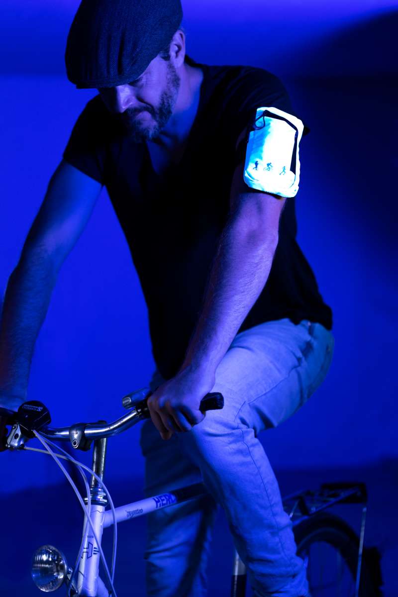 Bolsillo para el brazo TROIKA  ARMLEUCHTER3