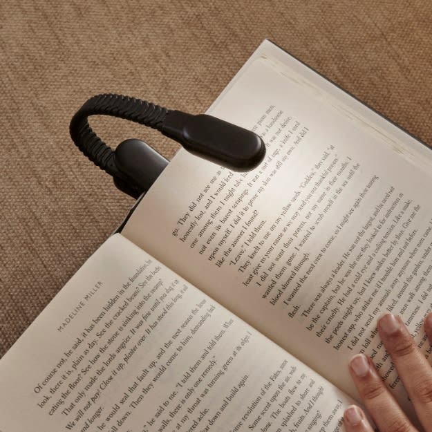 Luz De Lectura Kikkerland Clip De Libro Negro Recargable4
