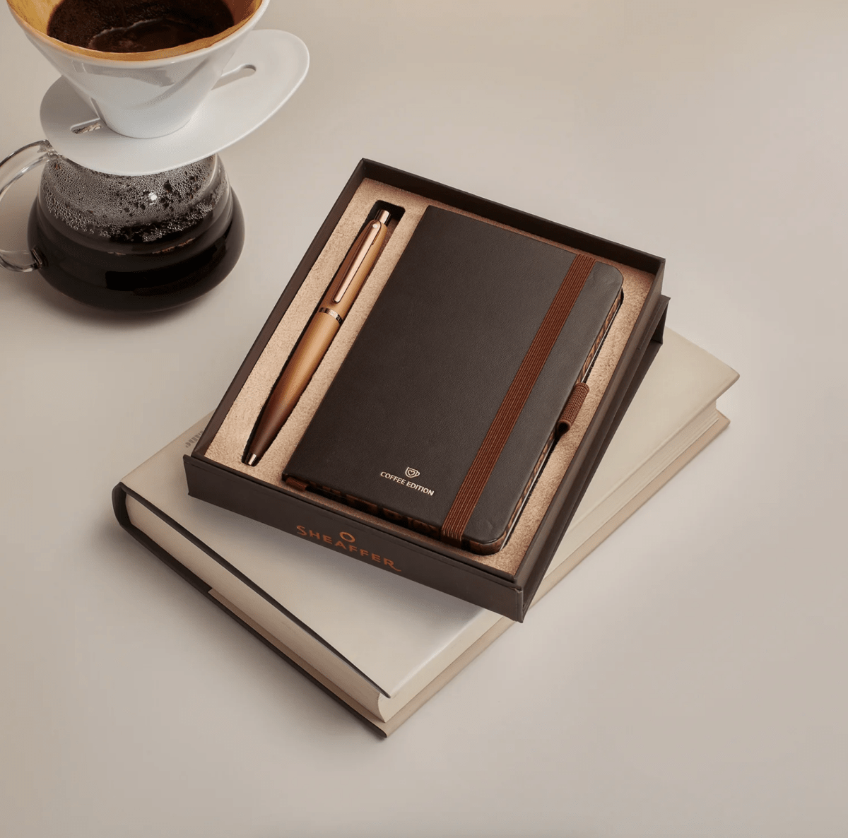 Set Bolígrafo Sheaffer VFM Café Edición Marrón Mate Con Ribetes con Cuaderno2