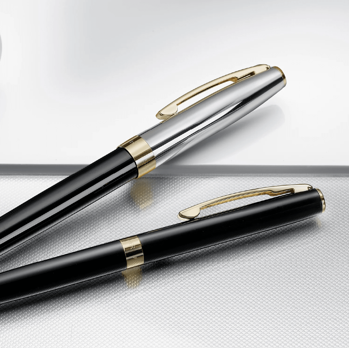 Bolígrafo Sheaffer Sagaris 9475 Negro Brillante / Cromo Gt5