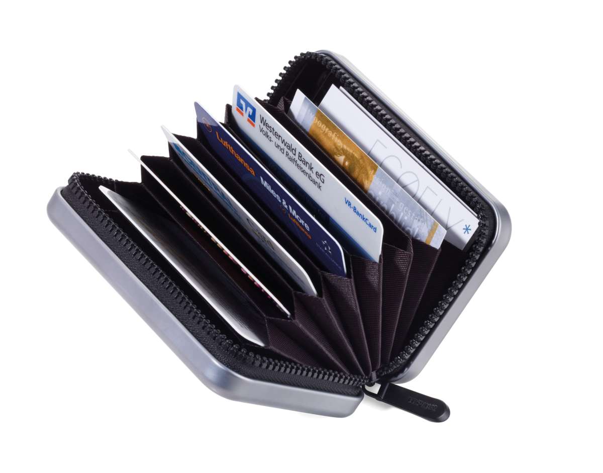 Estuche para tarjetas de crédito TROIKA KARTENKOFFER titanio2