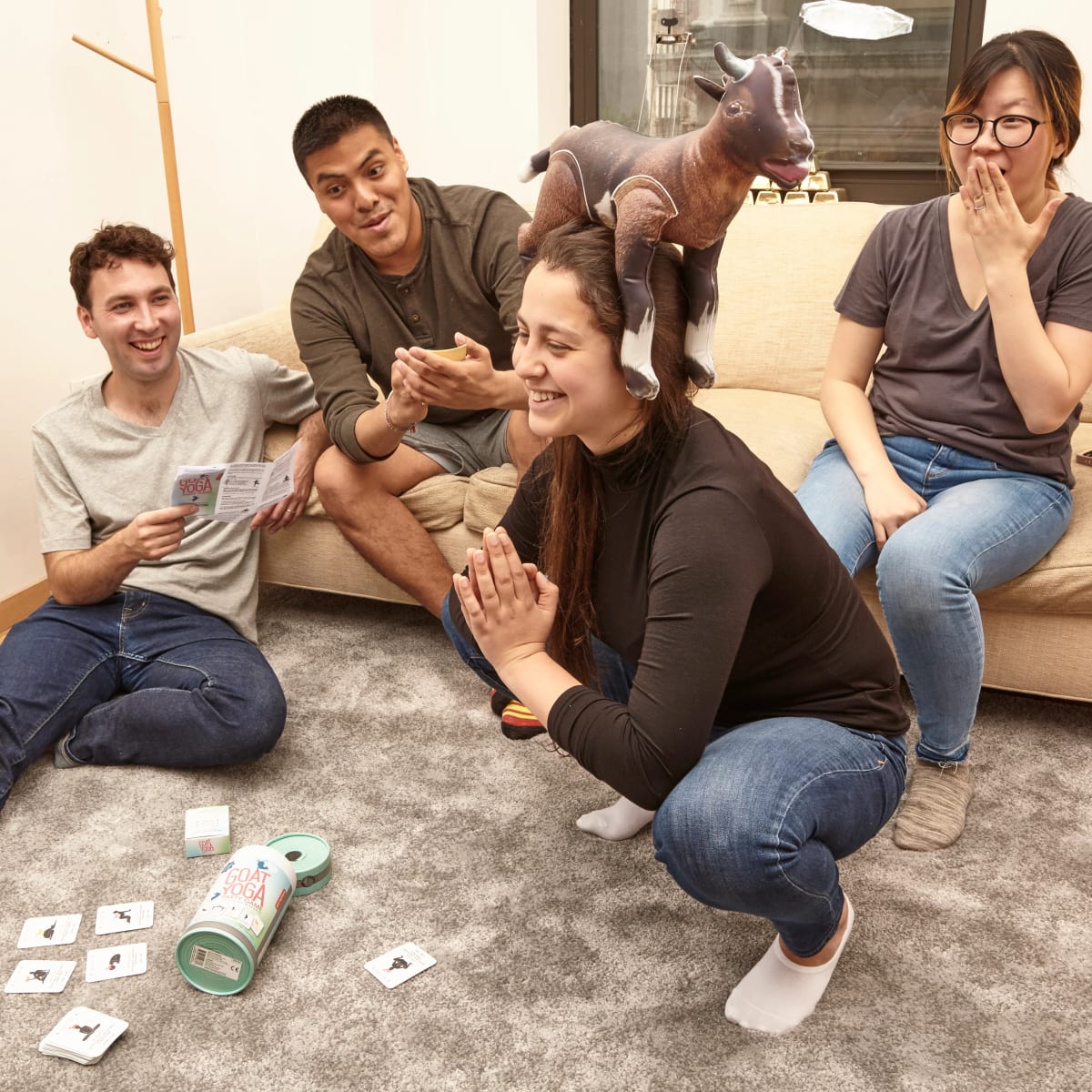 juego Kikkerland de fiesta Yoga De Cabra3