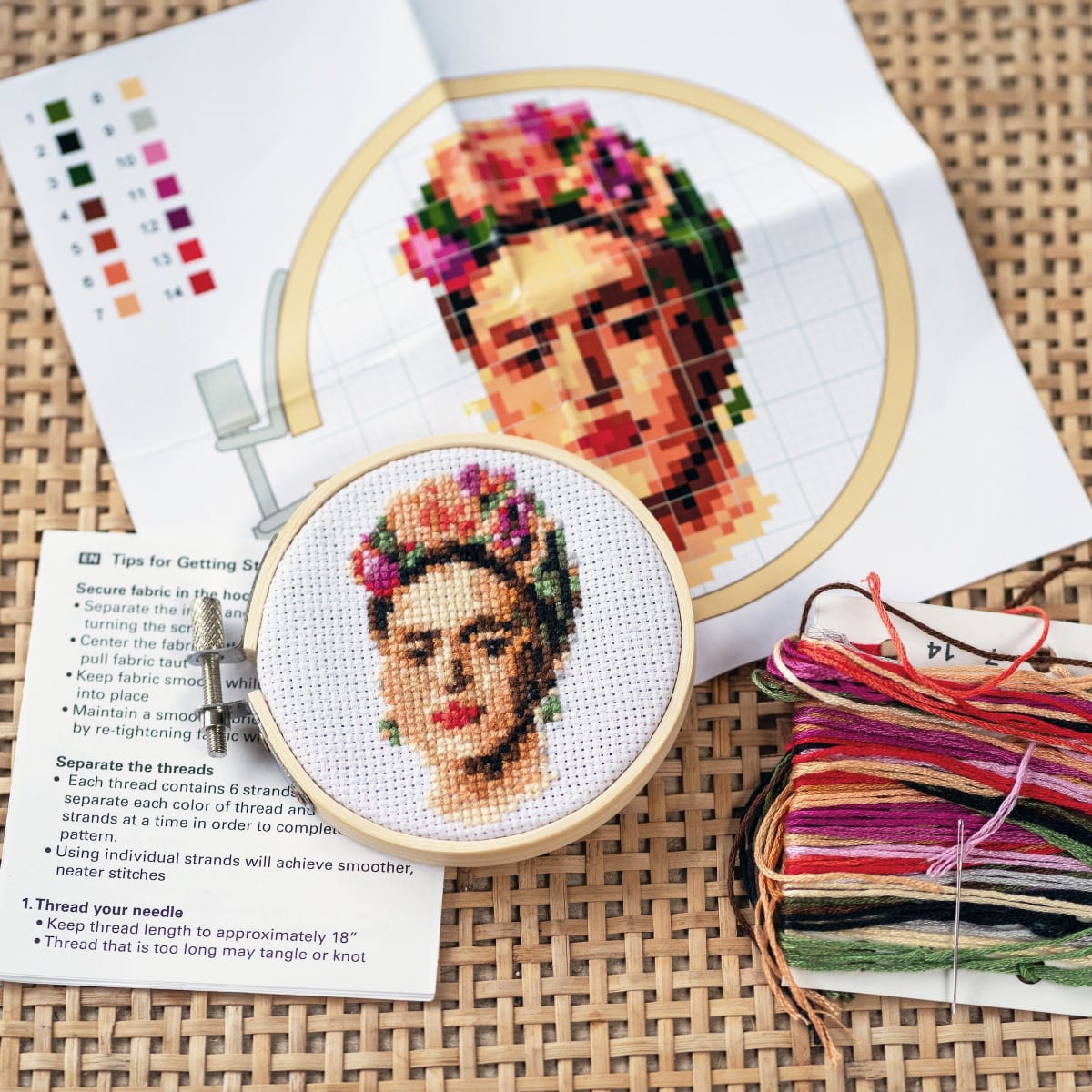 Kikkerland Kit De Bordado Mini Punto Cruz Frida2