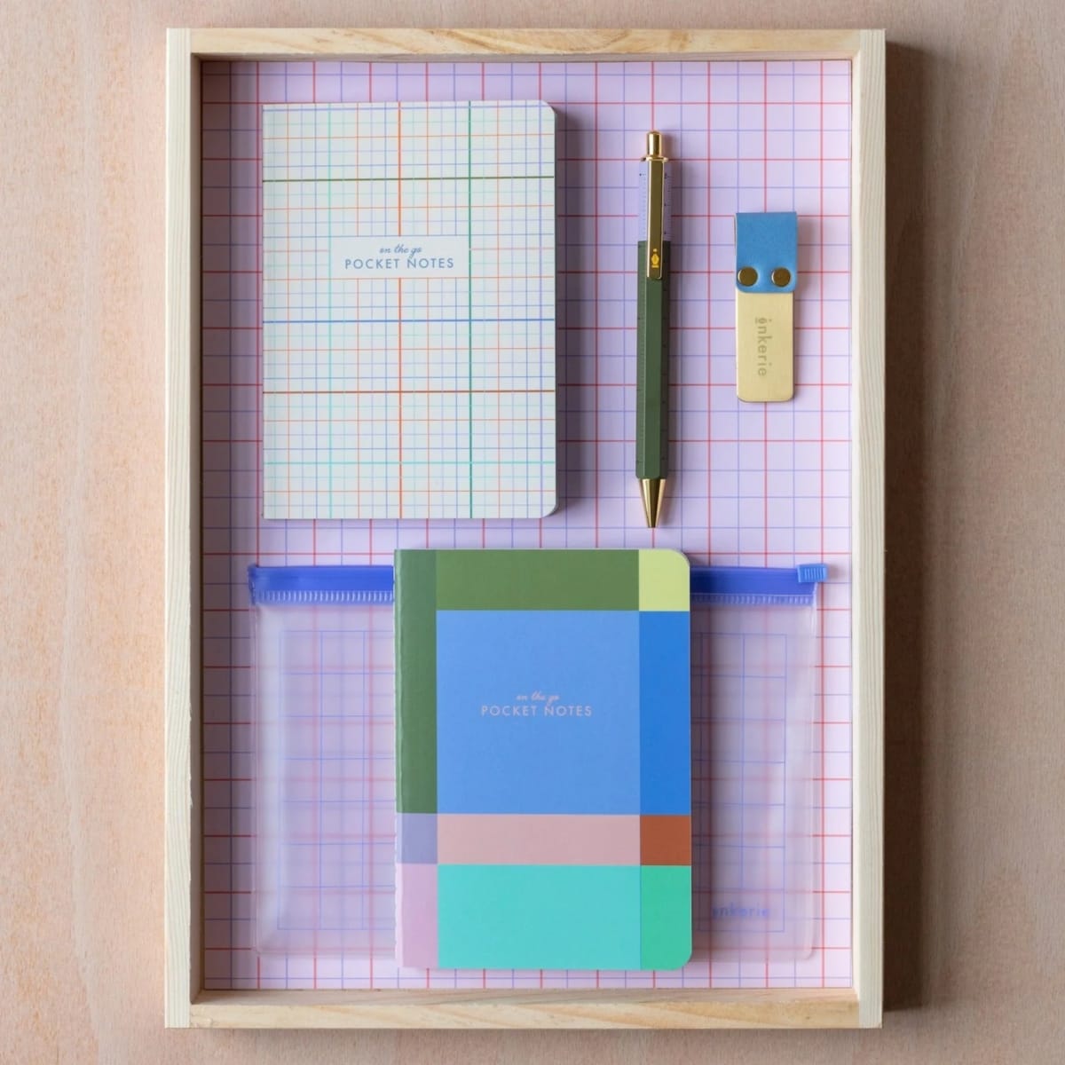 Set De Papelería con estuche Kikkerland On The Go3