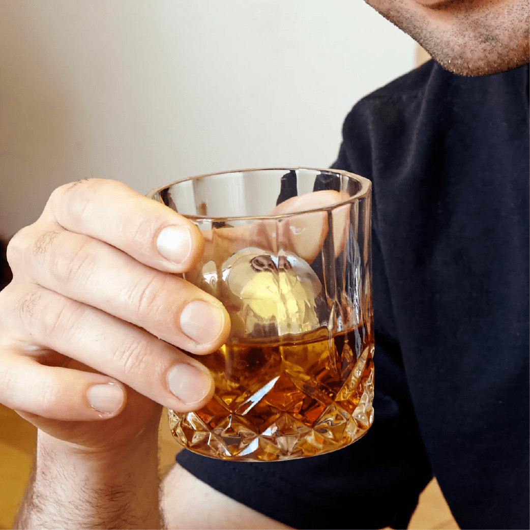 2 Bolas Whiskey  Kikkerland Acero Inoxidable3