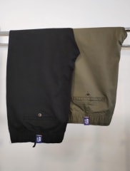 Pantalón jogger negro TV