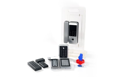 Teclado con lector de tarjeta  125Khz Stand Alone y Salida Wiegand