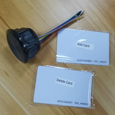 Lector de acceso autónomo RFID 125Khz para uso exterior 15.000 usuarios con salida Wiegand y RELÉ