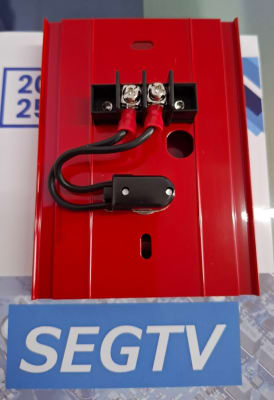 Pulsador de incendio metálico 