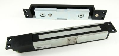 Retenedor para puertas de vaivén con timmer y sensor de estado de puerta