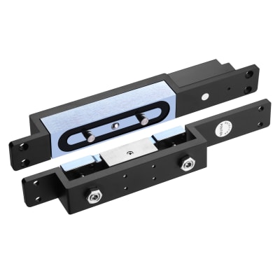 Retenedor electromagnético para embutir en puerta de vaivén