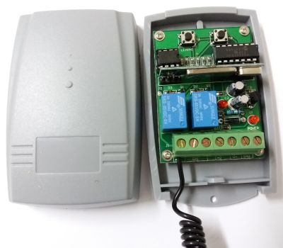 Receptor de señal 433 Mhz 12VDC , capacidad de memoria 390 controles
