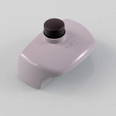 Tirador antipánico con botón negro