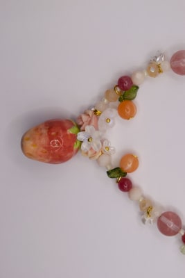 collar 015 frutilla ceramica