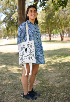 Totebag con piernas El Grito1